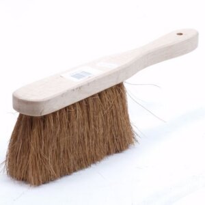 Stoffer met houten handvat