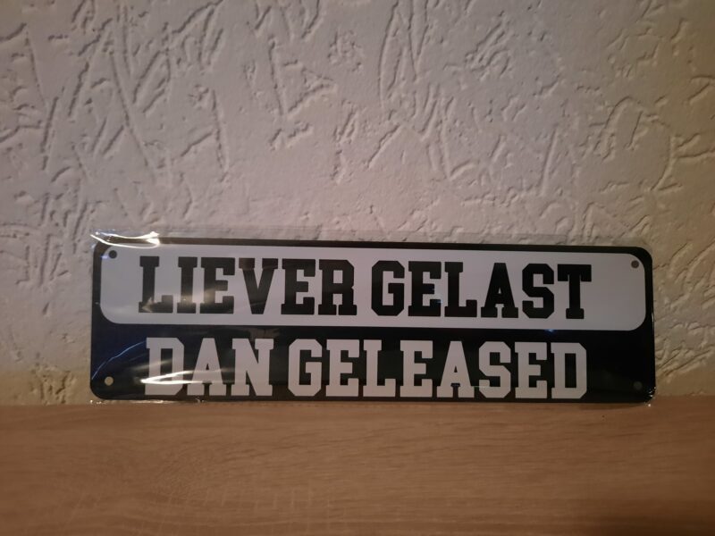 Liever gelast dan geleased
