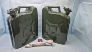 ACTIE: 2 jerrycans 10 liter metaal + GRATIS schenktuit